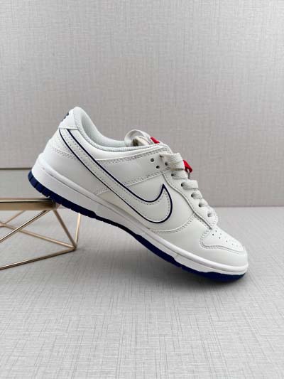 2025年1月27日新品入荷Nike SB DuNike Low Supreme3411- スニーカー/ランニングシューズ/カジュアルシューズ