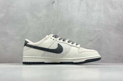 2025年1月27日新品入荷 Nike SB DuNike Low スニーカー/ランニングシューズ/カジュアルシューズ