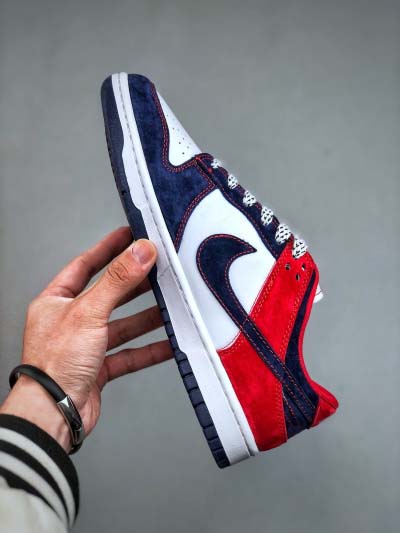 2025年1月30日新品入荷NIKE SB DuNiKe Low   スニーカー/ランニングシューズ/カジュアルシューズ