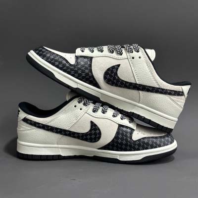 2025年1月31日新品入荷BE@RBRICK x Nike Dunk Low  スニーカー/ランニングシューズ/カジュアルシューズ