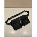 2025年早春新品入荷 PRADA  バッグの男性 3工場