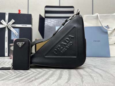 2025年早春新品入荷 PRADA  バッグの男性 3工場