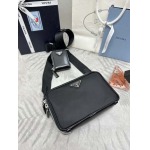 2025年早春新品入荷 PRADA  バッグの男性 3工場