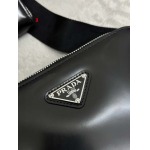 2025年早春新品入荷 PRADA  バッグの男性 3工場