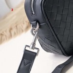 2025年早春新品入荷 Bottega Veneta   バッグの男性 3工場