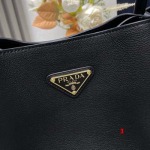 2025年早春新品入荷PRADA   バッグ 3工場