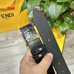 2025年早春新品入荷 FENDI 本革 ベルト LANG工場