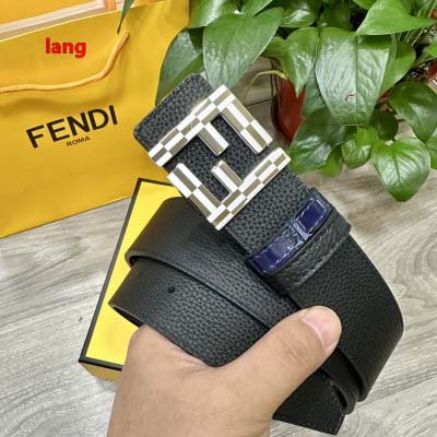 2025年早春新品入荷 FENDI 本革 ベルト LANG工...