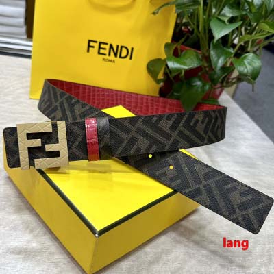 2025年早春新品入荷 FENDI 本革 ベルト LANG工...