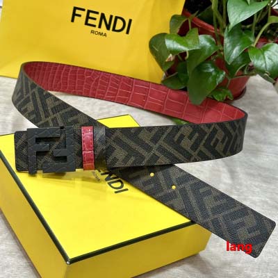 2025年早春新品入荷 FENDI 本革 ベルト LANG工...