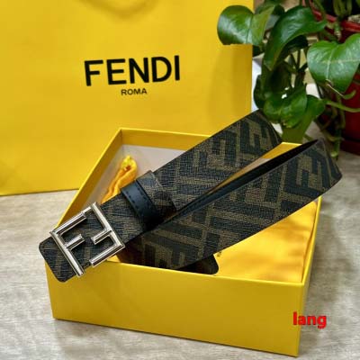 2025年早春新品入荷 FENDI 本革 ベルト LANG工...