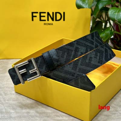 2025年早春新品入荷 FENDI 本革 ベルト LANG工...