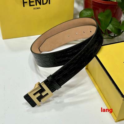 2025年早春新品入荷 FENDI 本革 ベルト LANG工...