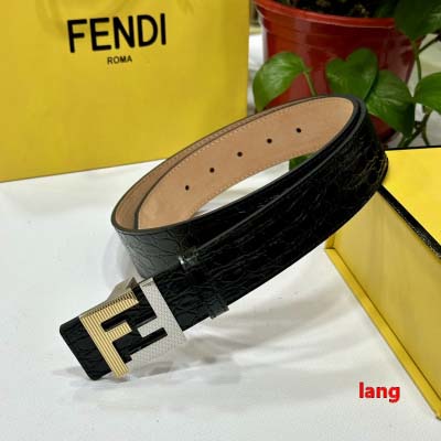 2025年早春新品入荷 FENDI 本革 ベルト LANG工...