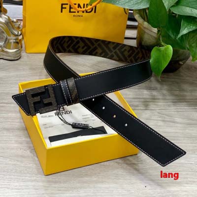 2025年早春新品入荷 FENDI 本革 ベルト LANG工...