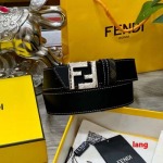 2025年早春新品入荷 FENDI 本革 ベルト LANG工場