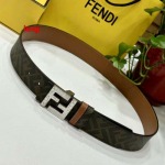 2025年早春新品入荷 FENDI 本革 ベルト LANG工場