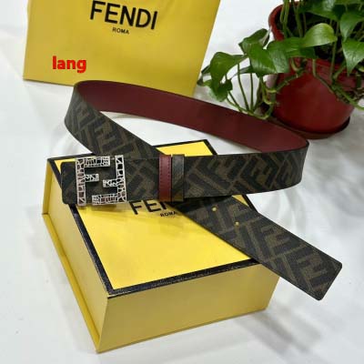 2025年早春新品入荷 FENDI  本革 ベルト LANG...