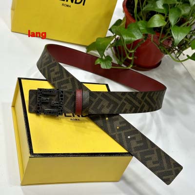 2025年早春新品入荷 FENDI  本革 ベルト LANG...