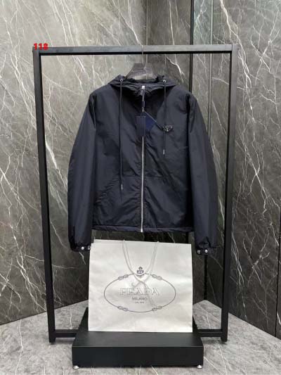 2025年1月21日早春新品入荷 PRADA 綿入れの服ジャ...