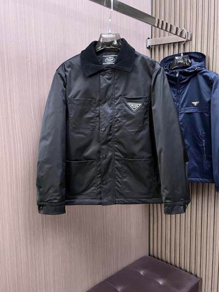 2025年1月21日早春新品入荷 PRADA 綿入れの服ジャ...