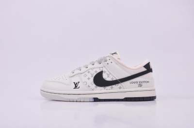 2025年1月27日新品入荷Nk SB Dunk Low L...