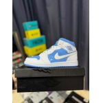 2025年1月27日新品入荷 Air Jordan 1 Midスニーカー/ランニングシューズ/カジュアルシューズ