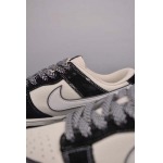 2025年1月27日新品入荷nike SB DuNike Low KAWS スニーカー/ランニングシューズ/カジュアルシューズ