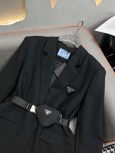 2025年2月3日新作入荷 prada- コート