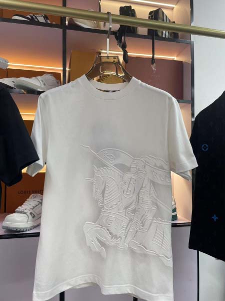 2025年5月22日入荷新作Burberry半袖Tシャツ 原版复刻高級品香港の会社超厳選★入手困難/誕生日プレゼント/yinx工場