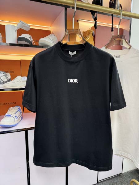 2025年5月22日入荷新作Dior半袖Tシャツ 原版复刻高級品香港の会社超厳選★入手困難/誕生日プレゼント/yinx工場