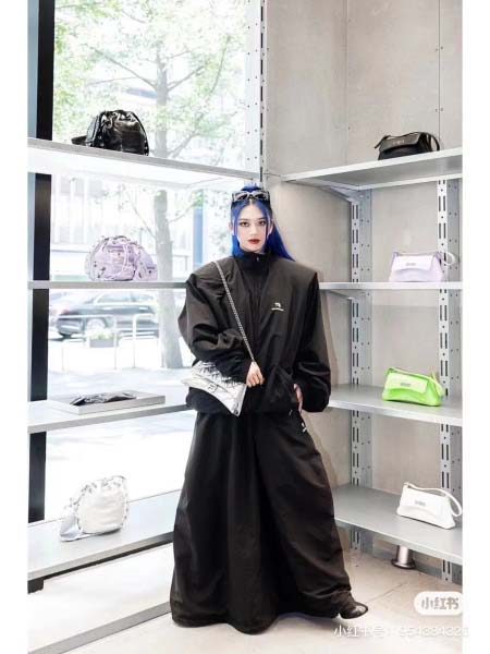 2025年5月29日入荷新作 Balenciaga Crush SIZE：21x4.5x15cm    お安い/人気/革/バッグ/XX工場