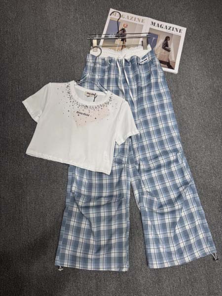 2025年6月9日入荷春夏新作Miumiu半袖Tシャツファッション/誕生日プレゼント/贈り物 can工場