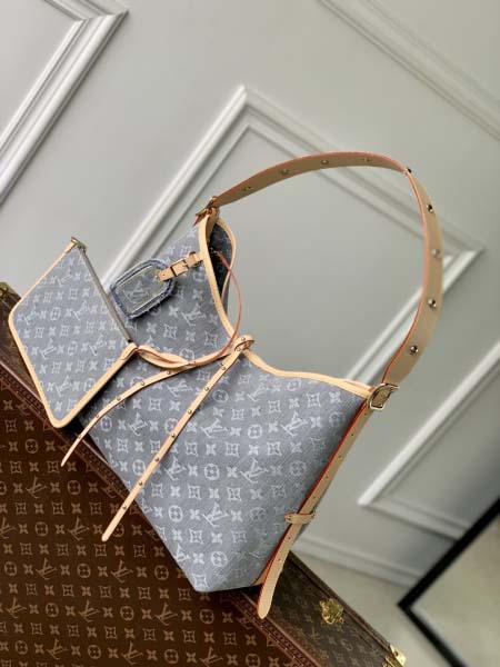 2025年6月26日Louis Vuitton バッグCarryAll  2005  Monogram Denim  13 Zippy :M13289:39CMx30CMx15CM 高品質人気の新作/誕生日プレゼント/SQ工場