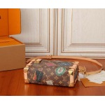 2025年6月26日入荷Louis Vuitton バッグSide Trunk 2024 Monogram Gaston-Louis Vuitton Monogram S-lock :M47085:21CMx14CMx6CM 高品質人気の新