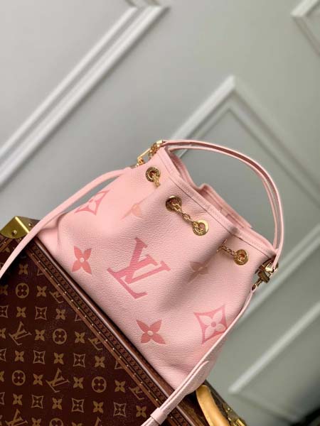 2025年6月26日Louis Vuitton バッグ Su...