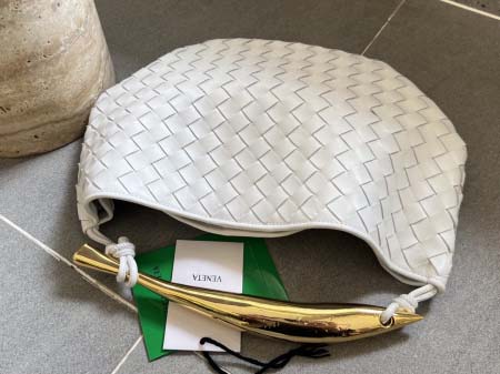 2025年7月7日入荷新作Bottega Veneta  SARDINE  716082    33x20x4   極品/正規品同様/人気/革/バッグ/AJ工場