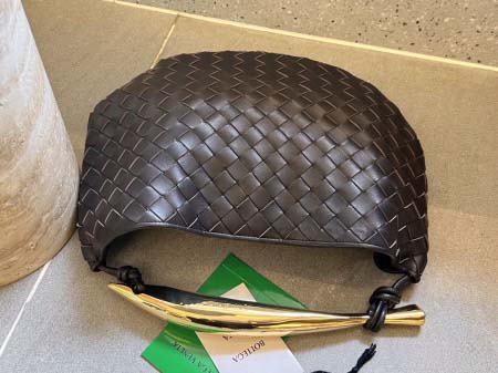 2025年7月7日入荷新作Bottega Veneta  SARDINE  716082    33x20x4   極品/正規品同様/人気/革/バッグ/AJ工場