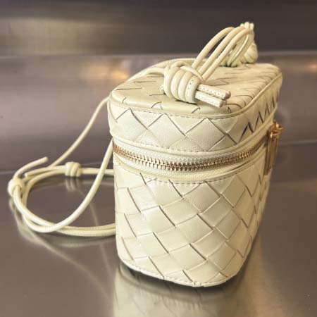2025年7月7日入荷新作Bottega Veneta  743551  18x12.5x8極品/正規品同様/人気/革/バッグ/AJ工場