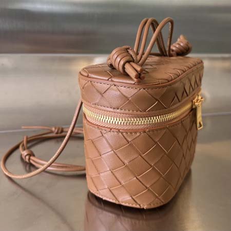 2025年7月7日入荷新作Bottega Veneta  743551  18x12.5x8極品/正規品同様/人気/革/バッグ/AJ工場