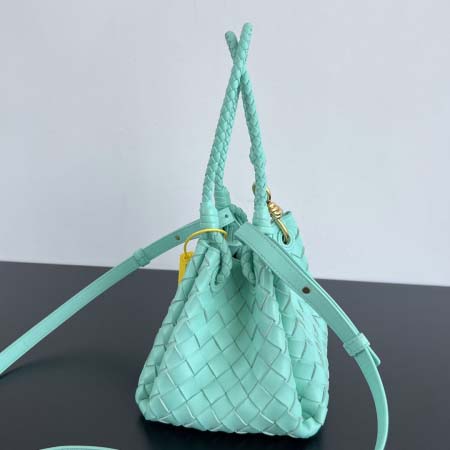 2025年7月7日入荷新作  Bottega Venetaintrecciato  mini   Bottega Veneta  knot   796569 Size21X17X16.5cm  極品/正規品同様/人気/革/バッグ/AJ工場