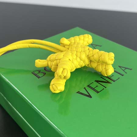 2025年7月7日入荷新作Bv 小物 807068     SIZE:  8.2*  7.2* * 3 極品/正規品同様/人気/革/バッグ/AJ工場