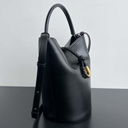 2025年7月7日入荷新作 Bottega Veneta 25早春新作Liberta    806038      SIZE:30x18x18 極品/正規品同様/人気/革/バッグ/AJ工場