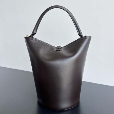 2025年7月7日入荷新作 Bottega Veneta 25早春新作Liberta    806038      SIZE:30x18x18 極品/正規品同様/人気/革/バッグ/AJ工場