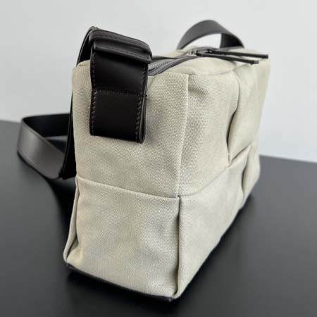 2025年7月8日入荷新作#Bottega Veneta     787547       27x19x9 極品/正規品同様/人気/革/バッグ/AJ工場