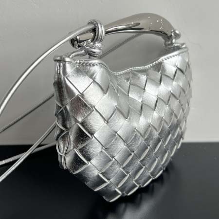 2025年7月9日入荷新作#Bottega Veneta  SARDINE  744267  20x12x2.5 極品/正規品同様/人気/革/バッグ/AJ工場
