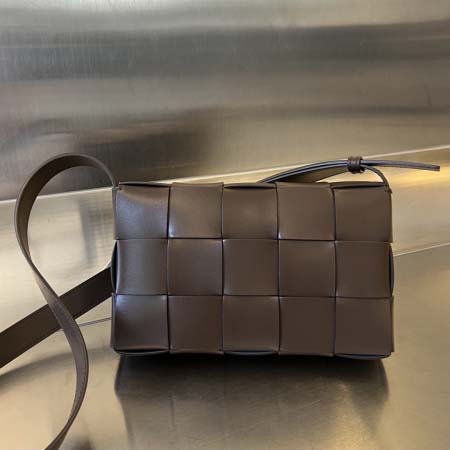 2025年7月9日入荷新作#Bottega Veneta  CASSETTE  Urban leather  size23x15極品/正規品同様/人気/革/バッグ/AJ工場