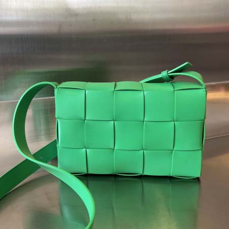 2025年7月9日入荷新作#Bottega Veneta  CASSETTE  Urban leather  size23x15極品/正規品同様/人気/革/バッグ/AJ工場