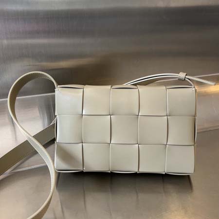 2025年7月9日入荷新作#Bottega Veneta  CASSETTE  Urban leather  size23x15極品/正規品同様/人気/革/バッグ/AJ工場
