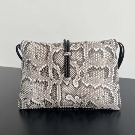 2025年7月9日入荷新作#Bottega Veneta  Liberta  806034  35x23x6 極品/正規品同様/人気/革/バッグ/AJ工場